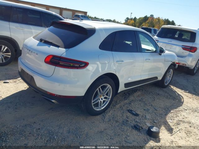 2017 PORSCHE MACAN WP1AA2A57HLB83512 Photo 3