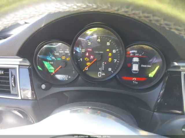 2017 PORSCHE MACAN WP1AA2A57HLB83512 Photo 6