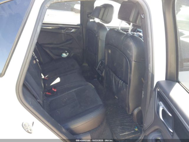 2017 PORSCHE MACAN WP1AA2A57HLB83512 Photo 7