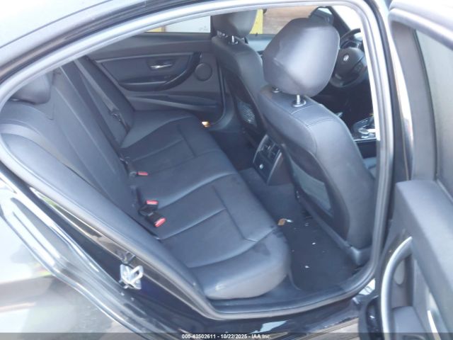 2018 BMW 320I WBA8A3C52JA067393 Photo 7