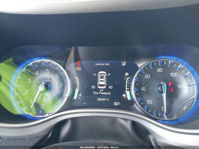 2022 Chrysler Pacifica Touring L მანქანა იყიდება აუქციონზე, vin: 2C4RC1BG8NR106997, აუქციონის ნომერი: 43502668