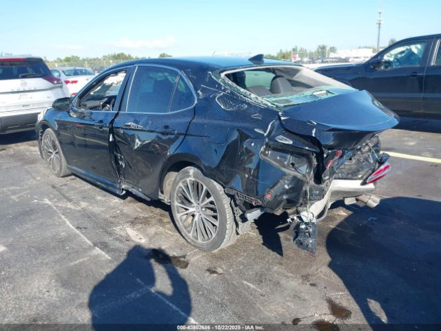 2020 TOYOTA CAMRY 4T1G11AK8LU956742 Photo 2