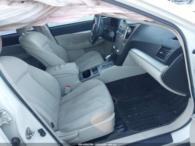 2011 Subaru Outback 2.5i Premium მანქანა იყიდება აუქციონზე, vin: 4S4BRCCC7B3410474, აუქციონის ნომერი: 43502796
