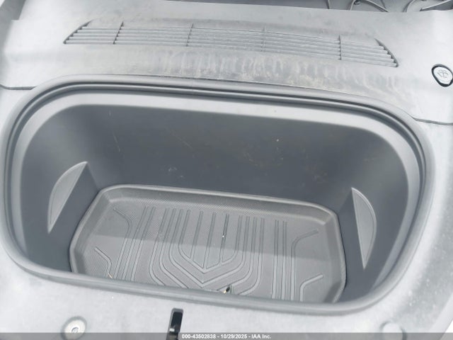 2024 TESLA MODEL Y 7SAYGDEF4RA264713 Photo 9