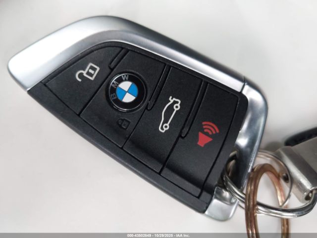 2016 BMW X5 5UXKR0C50G0S85121 Photo 10