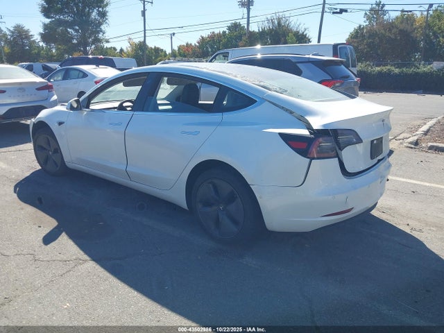 2019 TESLA MODEL 3 5YJ3E1EA5KF426518 Photo 2