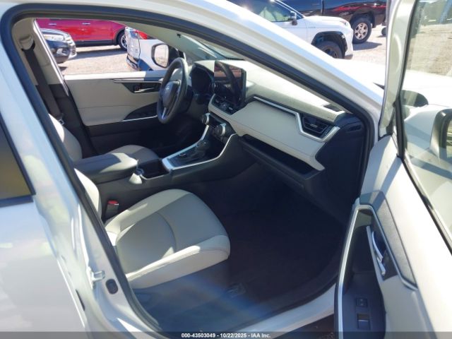 2023 TOYOTA RAV4 HYBRID JTMB6RFV2PD106354 Photo 4
