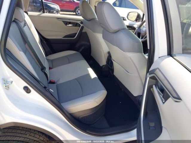 2023 TOYOTA RAV4 HYBRID JTMB6RFV2PD106354 Photo 7