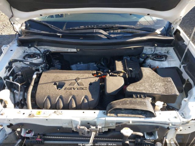 2016 MITSUBISHI OUTLANDER JA4AZ3A30GZ037327 Photo 9