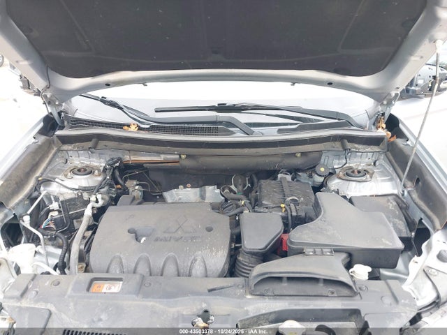 2016 MITSUBISHI OUTLANDER JA4AZ3A3XGZ005467 Photo 9