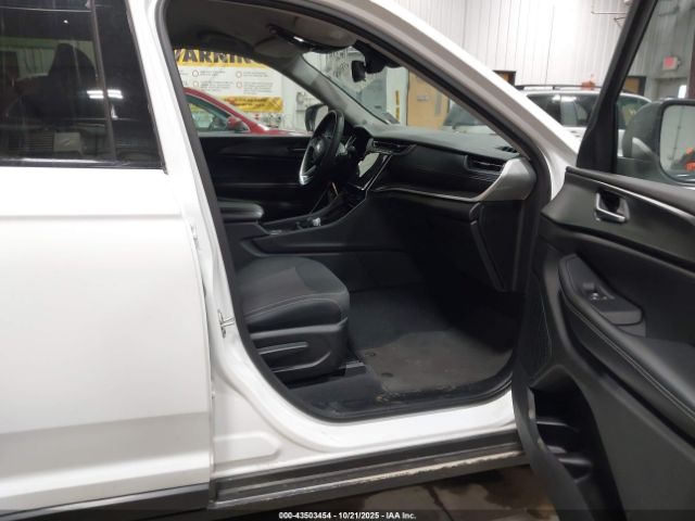 2023 JEEP GRAND CHEROKEE L 1C4RJJAG9P8901630 Photo 4