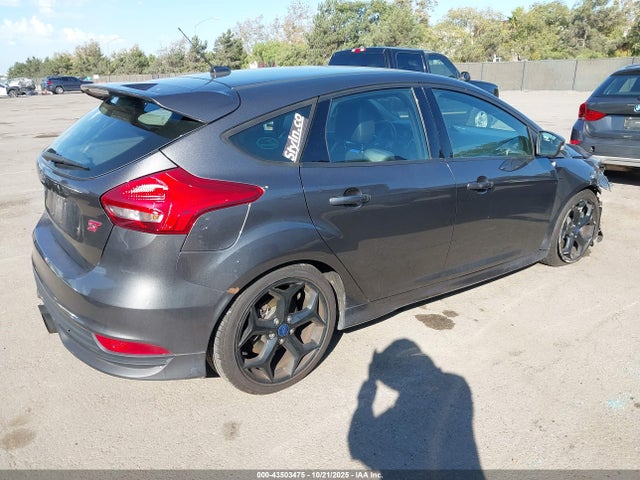 Ford FOCUS ST 2016 1FADP3L97GL261777 Image 4