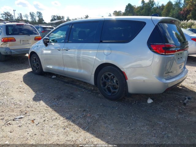 2023 CHRYSLER PACIFICA HYBRID 2C4RC1S77PR569930 Photo 2