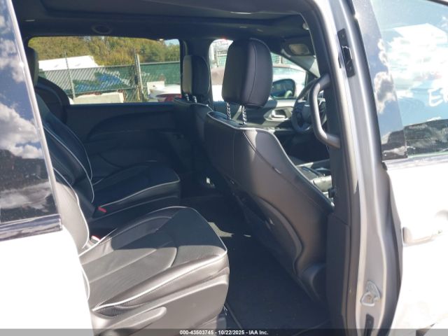 2023 CHRYSLER PACIFICA HYBRID 2C4RC1S77PR569930 Photo 7
