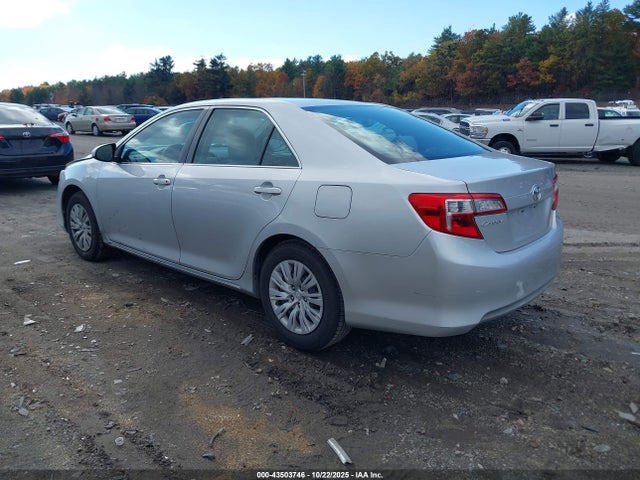 2014 TOYOTA CAMRY 4T4BF1FK5ER340915 Photo 2
