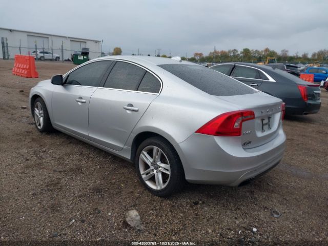 2015 VOLVO S60 YV140MFB9F1309755 Photo 2