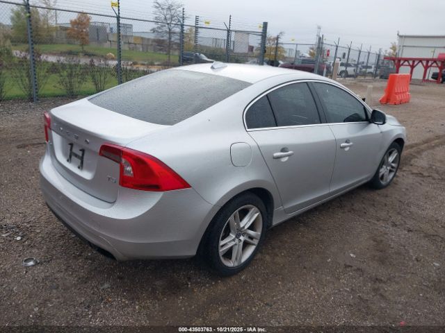 2015 VOLVO S60 YV140MFB9F1309755 Photo 3