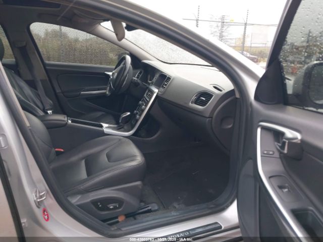 2015 VOLVO S60 YV140MFB9F1309755 Photo 4