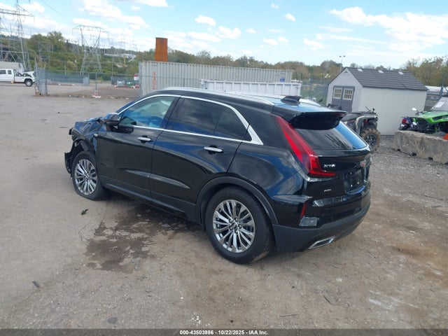 2024 CADILLAC XT4 1GYFZDR47RF151497 Photo 2