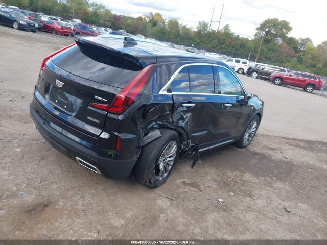 2024 CADILLAC XT4 1GYFZDR47RF151497 Photo 3