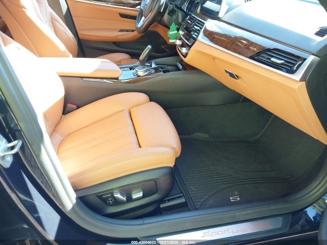 2018 Bmw 530i Xdrive მანქანა იყიდება აუქციონზე, vin: WBAJA7C58JWC75924, აუქციონის ნომერი: 43504023