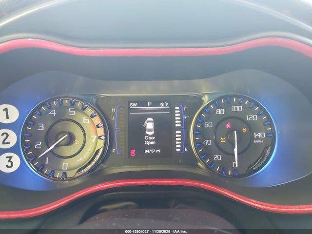43504027 :رقم المزاد ، 1C3CCCBB7FN689183 vin ، 2015 Chrysler 200 S مزاد بيع