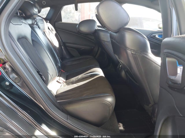 43504027 :رقم المزاد ، 1C3CCCBB7FN689183 vin ، 2015 Chrysler 200 S مزاد بيع