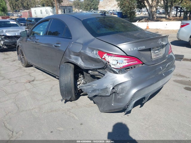 2016 MERCEDES-BENZ CLA 250 WDDSJ4GB6GN365547 Photo 2