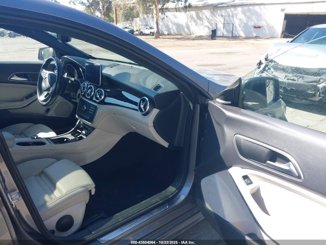 2016 MERCEDES-BENZ CLA 250 WDDSJ4GB6GN365547 Photo 4