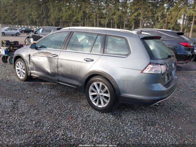 2018 VOLKSWAGEN GOLF ALLTRACK 3VWH17AU7JM762554 Photo 2