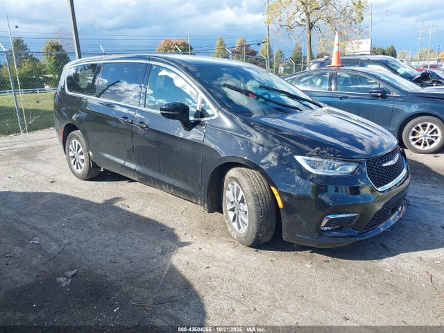 2025 CHRYSLER PACIFICA HYBRID 2C4RC1S76SR536071