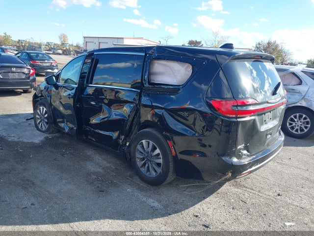 2025 CHRYSLER PACIFICA HYBRID 2C4RC1S76SR536071 Photo 2