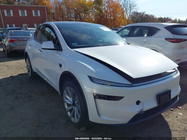 2026 TESLA MODEL Y 7SAYGDEE6TF330681 Photo 0