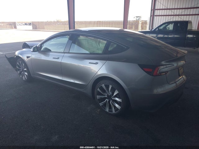2025 TESLA MODEL 3 5YJ3E1EA8SF929430 Photo 2