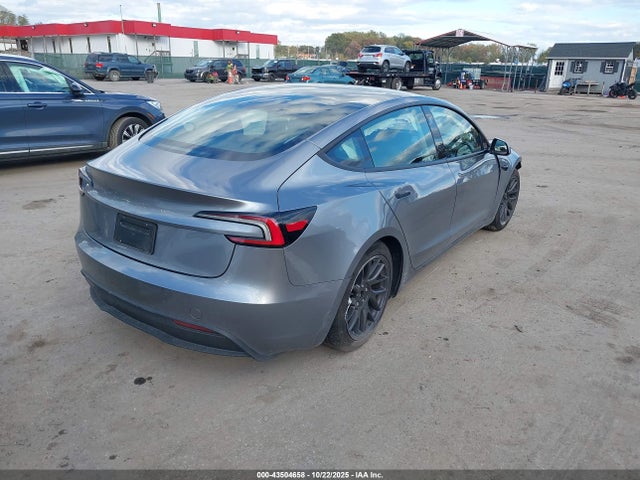 2025 TESLA MODEL 3 5YJ3E1EA3SF993889 Photo 3