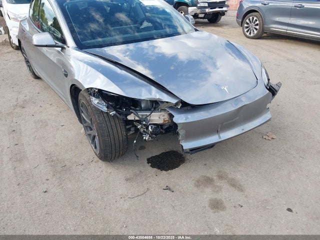 2025 TESLA MODEL 3 5YJ3E1EA3SF993889 Photo 5