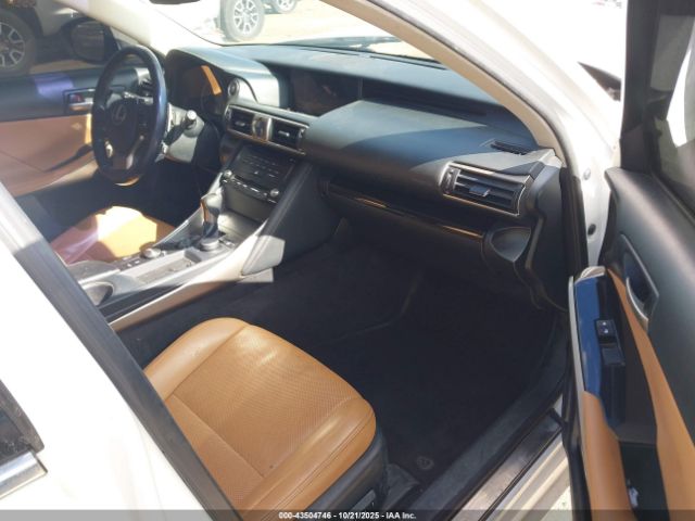 2017 LEXUS IS 200T JTHBA1D25H5058562 Photo 4
