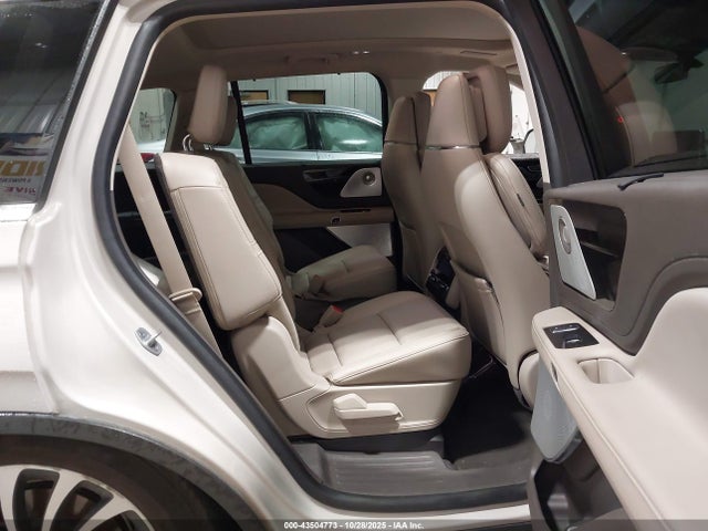 Lincoln Aviator Reserve 2023 5LM5J7XC2PGL16490 Image 8