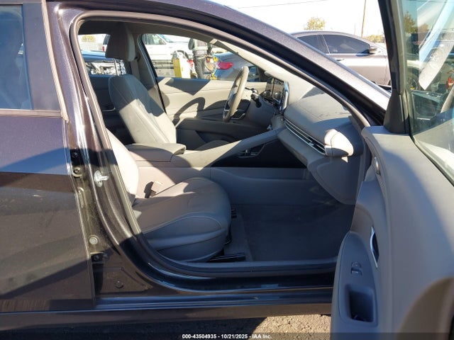 5NPLS4AG6NH056187 Hyundai ELANTRA SEL