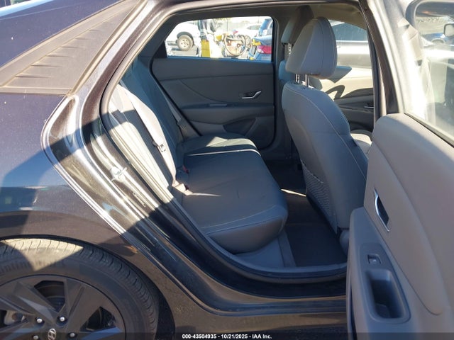 5NPLS4AG6NH056187 Hyundai ELANTRA SEL