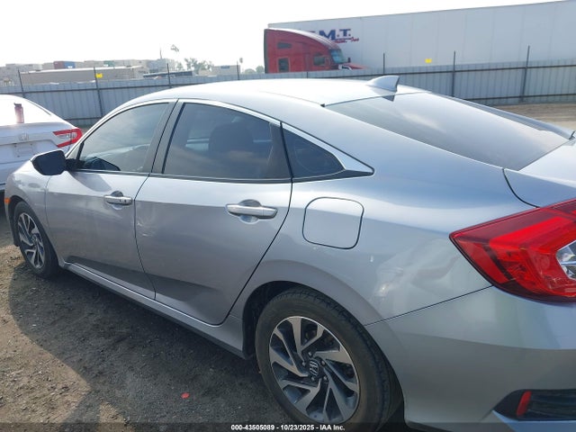 Honda CIVIC EX 2018 2HGFC2F7XJH515278 Image 14