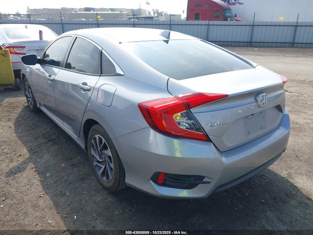 Honda CIVIC EX 2018 2HGFC2F7XJH515278 Image 3