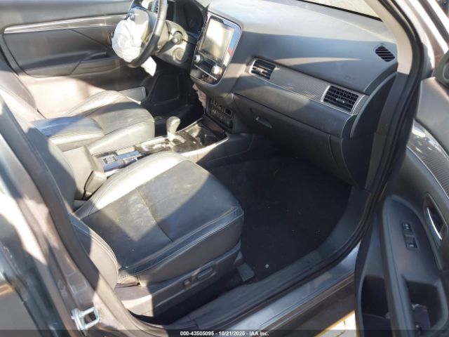 2020 MITSUBISHI OUTLANDER JA4AD3A32LZ019825 Photo 4