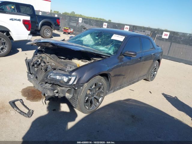 2018 CHRYSLER 300 2C3CCABG0JH240557 Photo 1