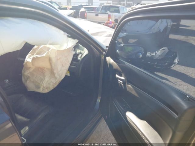 2018 CHRYSLER 300 2C3CCABG0JH240557 Photo 4