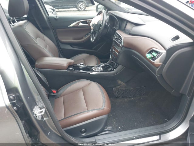 2017 INFINITI QX30 SJKCH5CRXHA036407 Photo 4
