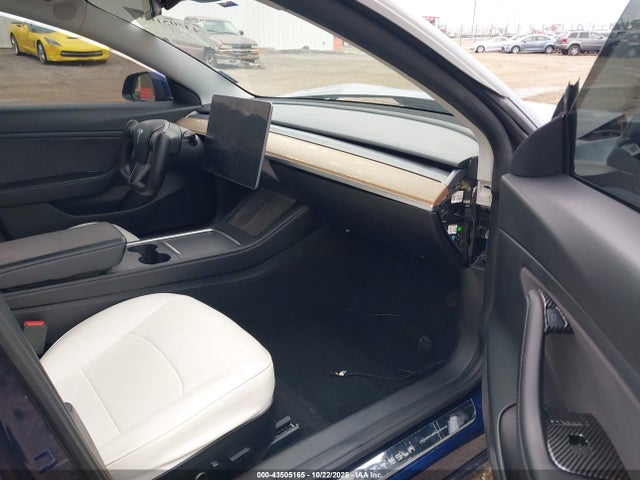 2021 TESLA MODEL 3 5YJ3E1EB8MF853249 Photo 4