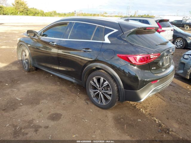 2017 INFINITI QX30 SJKCH5CR6HA023766 Photo 2