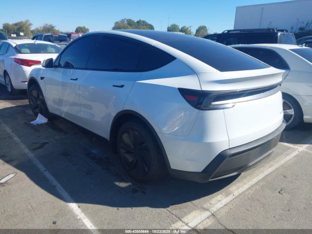 2026 TESLA MODEL Y 7SAYGDEE9TA461276 Photo 2