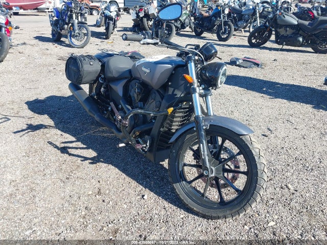 2017 VICTORY MOTORCYCLES OCTANE 5VPFTB002H3001823